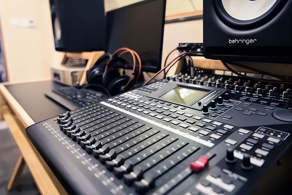 翡翠原石直播间都有哪些套路,直播间卖的翡翠原石什么猫腻