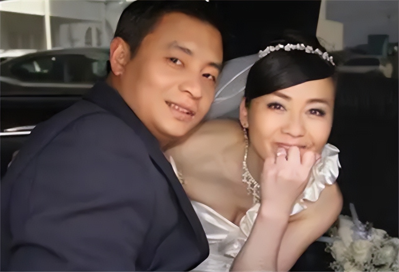 体操冠军嫁入豪门被家暴,体操冠军嫁50岁男友