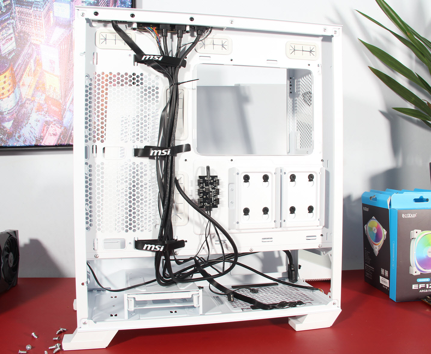 全风扇装机爱不爱？细数新机箱里的八把风扇