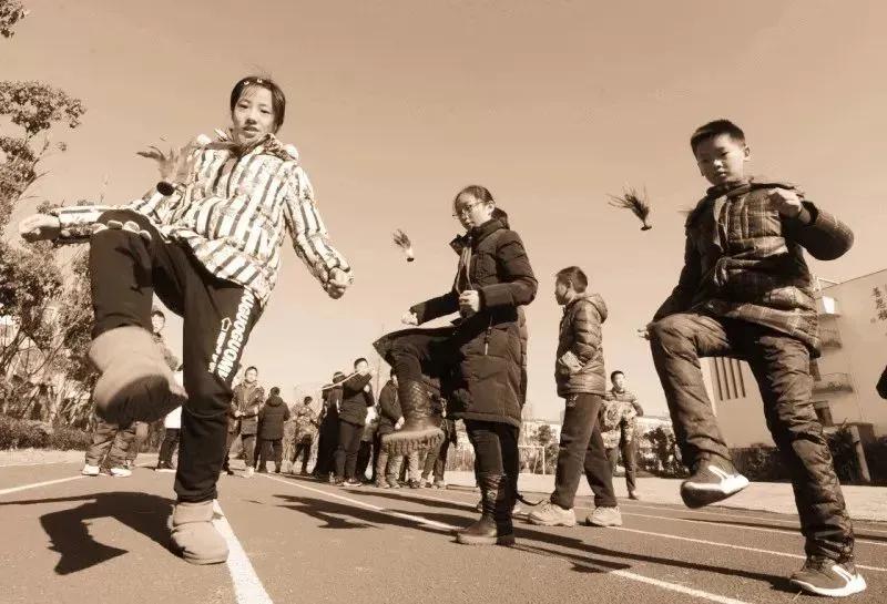 70年代童年回忆玩什么,有谁记得70后童年玩过的东西