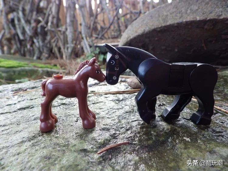 乐高正版马匹和盗版马匹的区别,乐高马匹运输车