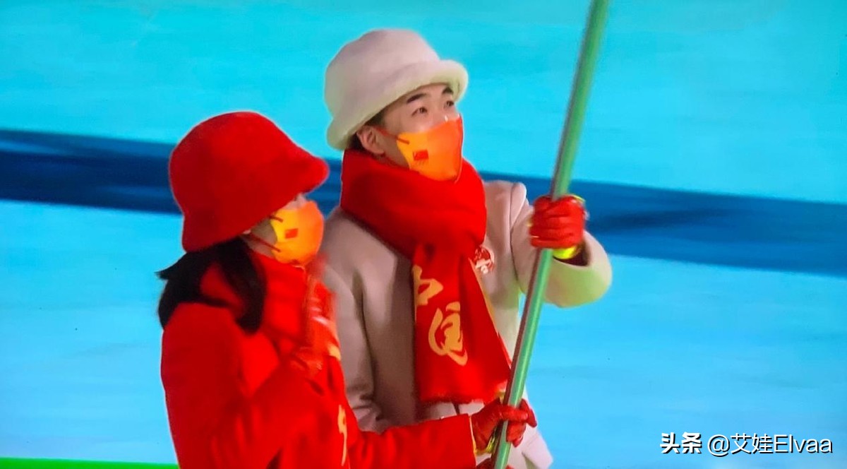 中国冬奥会代表团俄罗斯国旗入场,中国冬奥代表开幕式惊艳全球