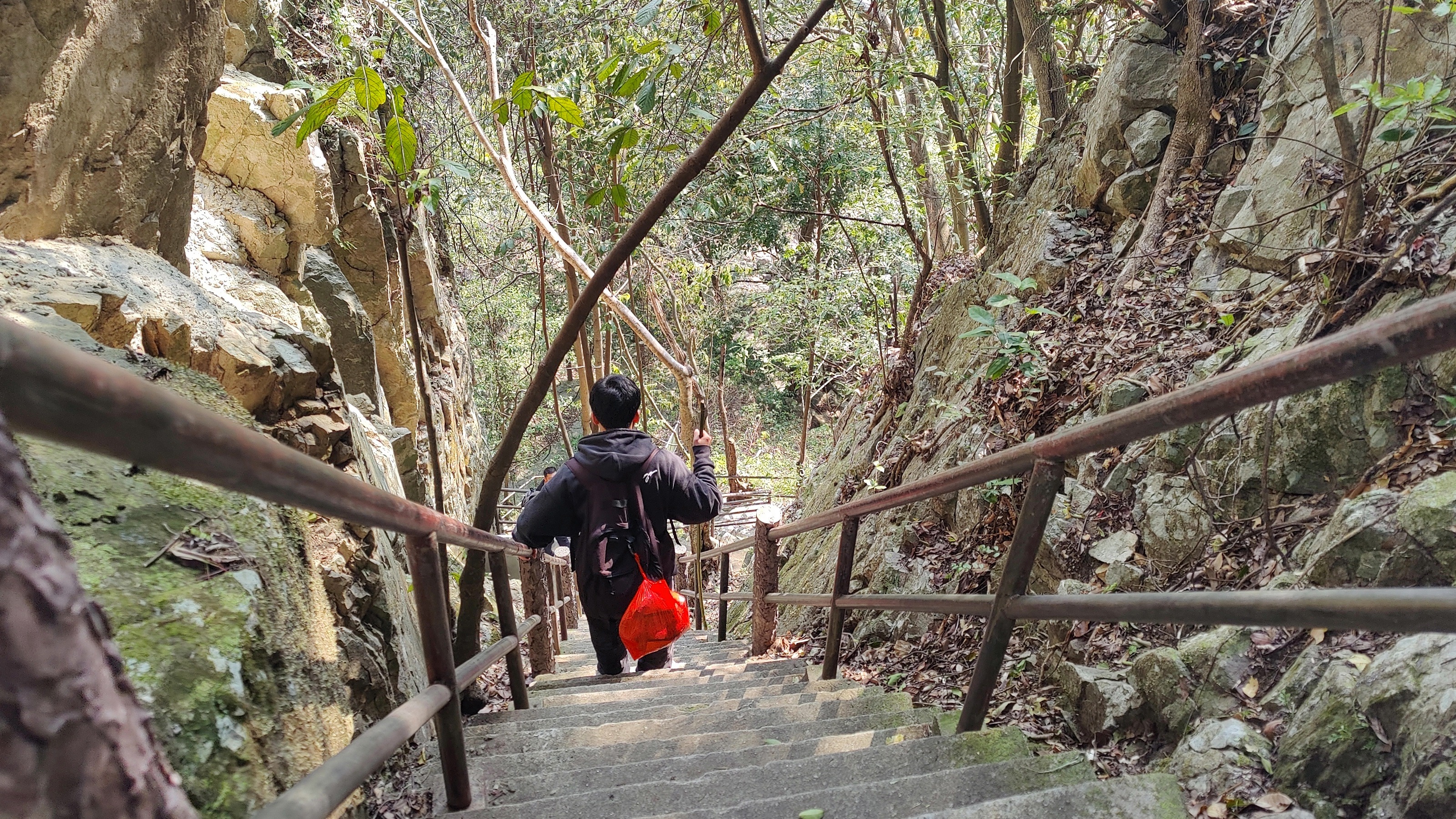 徒步三叠井森林公园，拥抱采兰溪，走进大自然