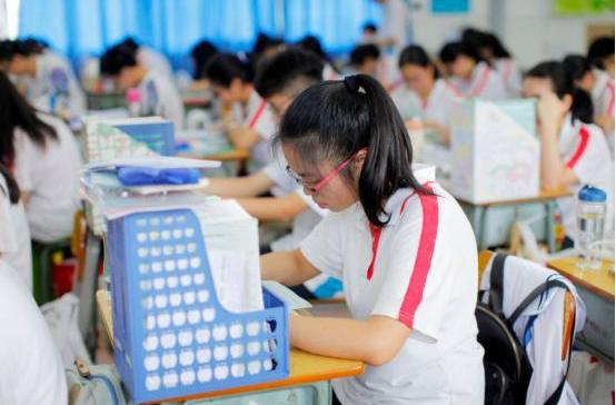 初三成绩200多分还有希望逆袭吗,快初三了成绩200分还有希望吗