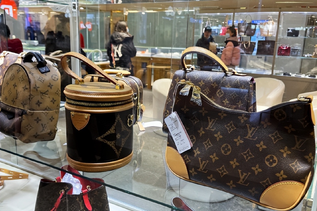 梵克雅宝耳环红色贝母正品价格,梵克雅宝四叶草耳环鉴定真假