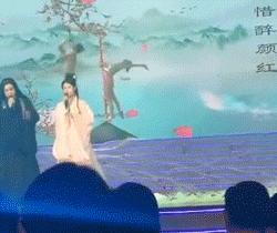 新娘是真的漂亮啊,新娘是真的漂亮谁敢娶回家gif