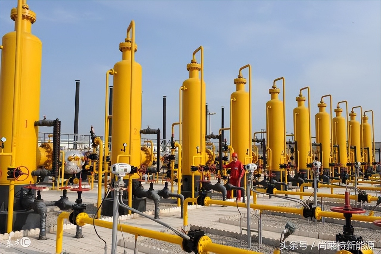 a股释放了两个信号走势展望,a股方向明朗了或迎来大反弹