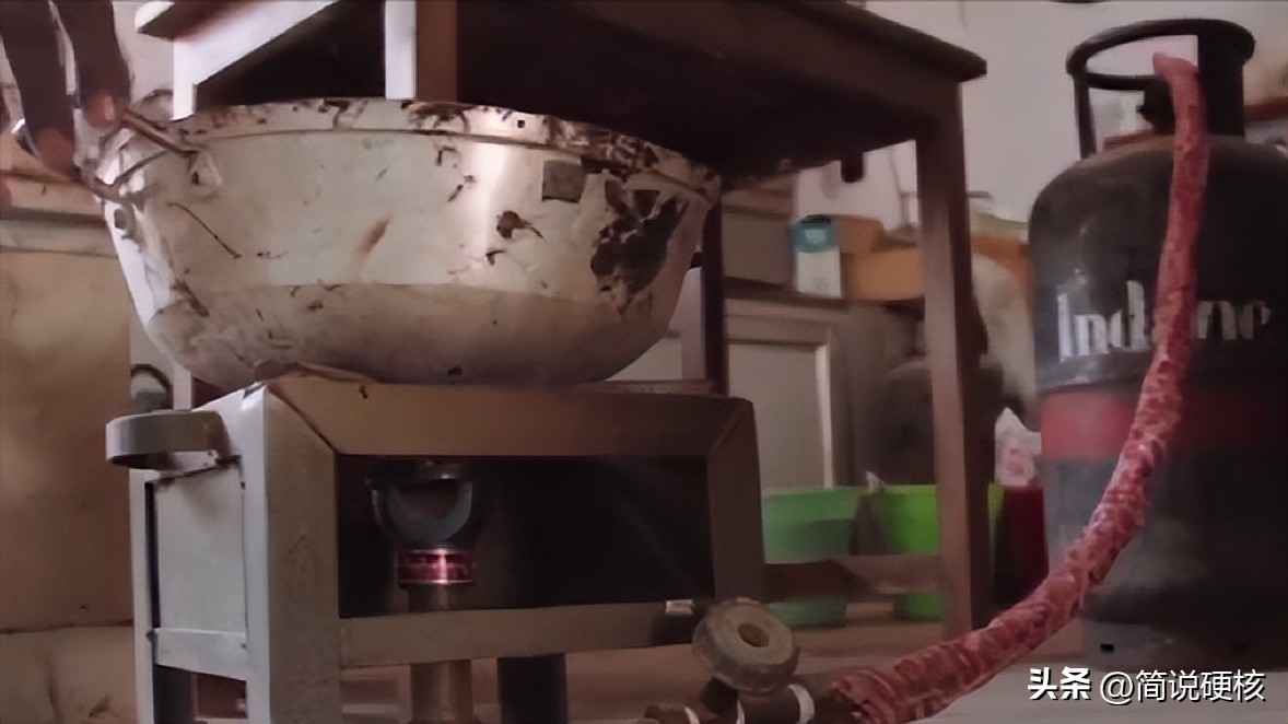 印度塑料垃圾造公路,印度用垃圾修路