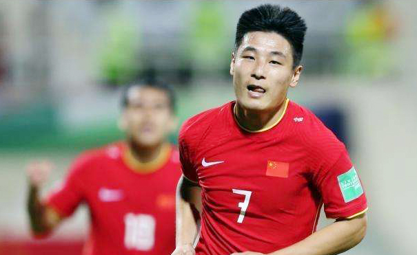 中国女足有没有涨薪,中国女足夺冠后球迷回应加薪