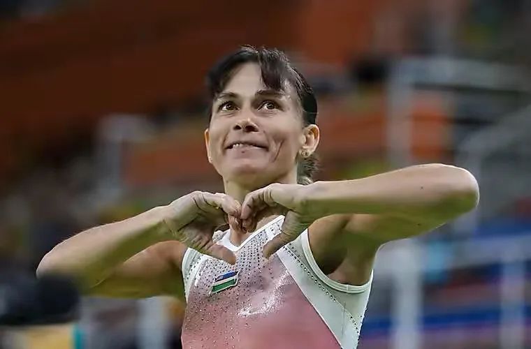 在这路遥马急的人间下一句是什么,在路遥马急的人间真的有人爱你吗