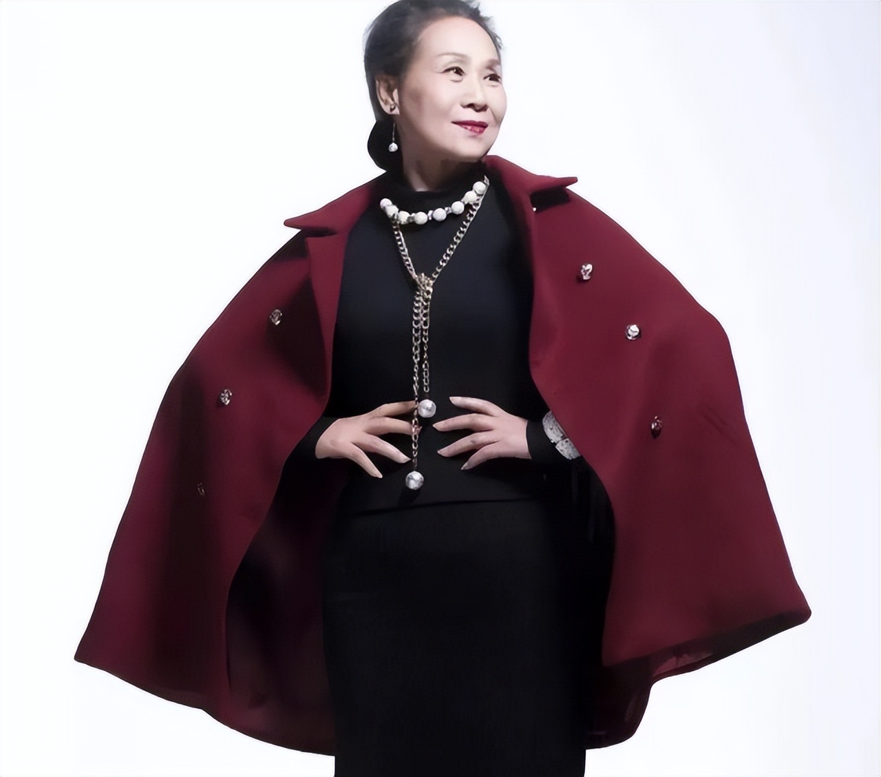 苇青演疯老太太,老太太演员苇青