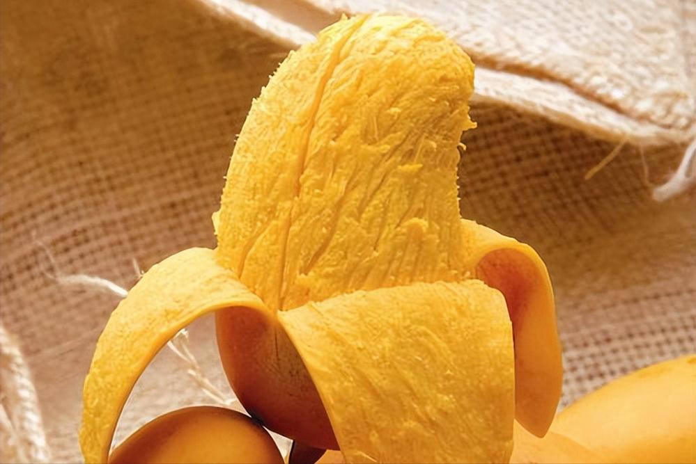 芒果怎样剥皮最方便且不脏手,芒果怎么吃不脏手又好剥皮的方法