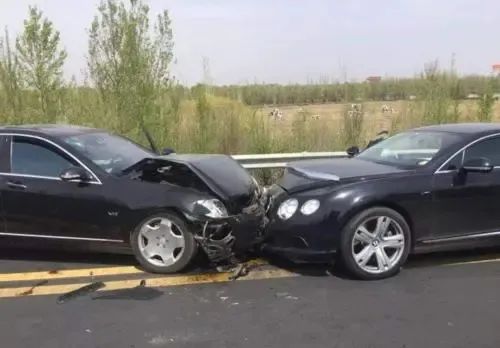 开车撞到豪车自己全责怎么赔,如果不小心碰了豪车赔不起怎么办