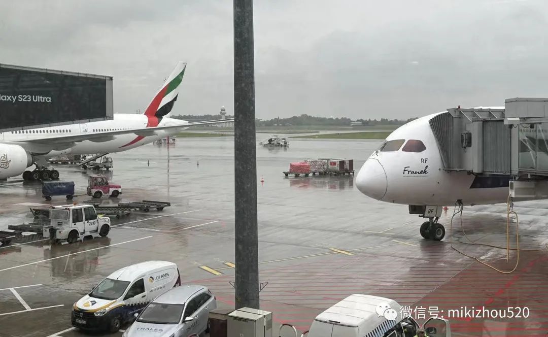 博主曝搭乘国泰航空时的糟糕经历,国泰航空回国机票靠谱吗