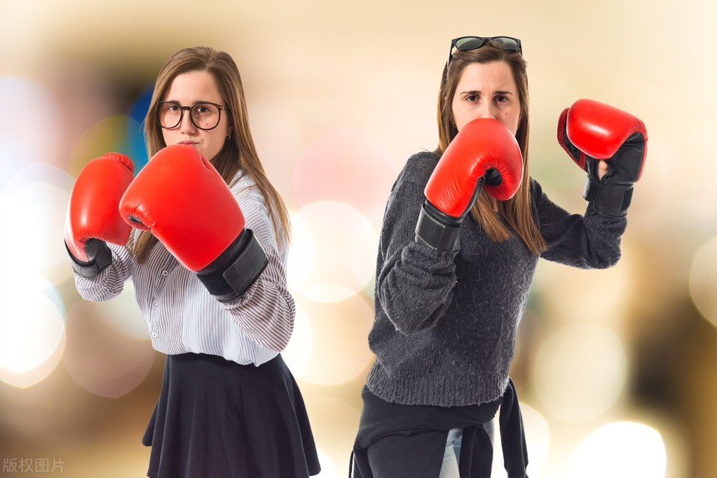 胖墩杀手,美艳娇妻从不惯着他,一根皮带勒着他肚子为他瘦身