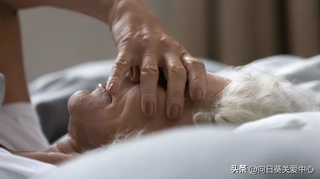 帕金森半夜会不会在睡梦中喊叫,帕金森病睡觉会做噩梦吗