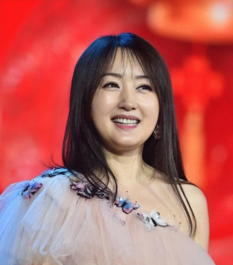 禁欲男娶娇妻，女神遭网暴退坛，自责不值