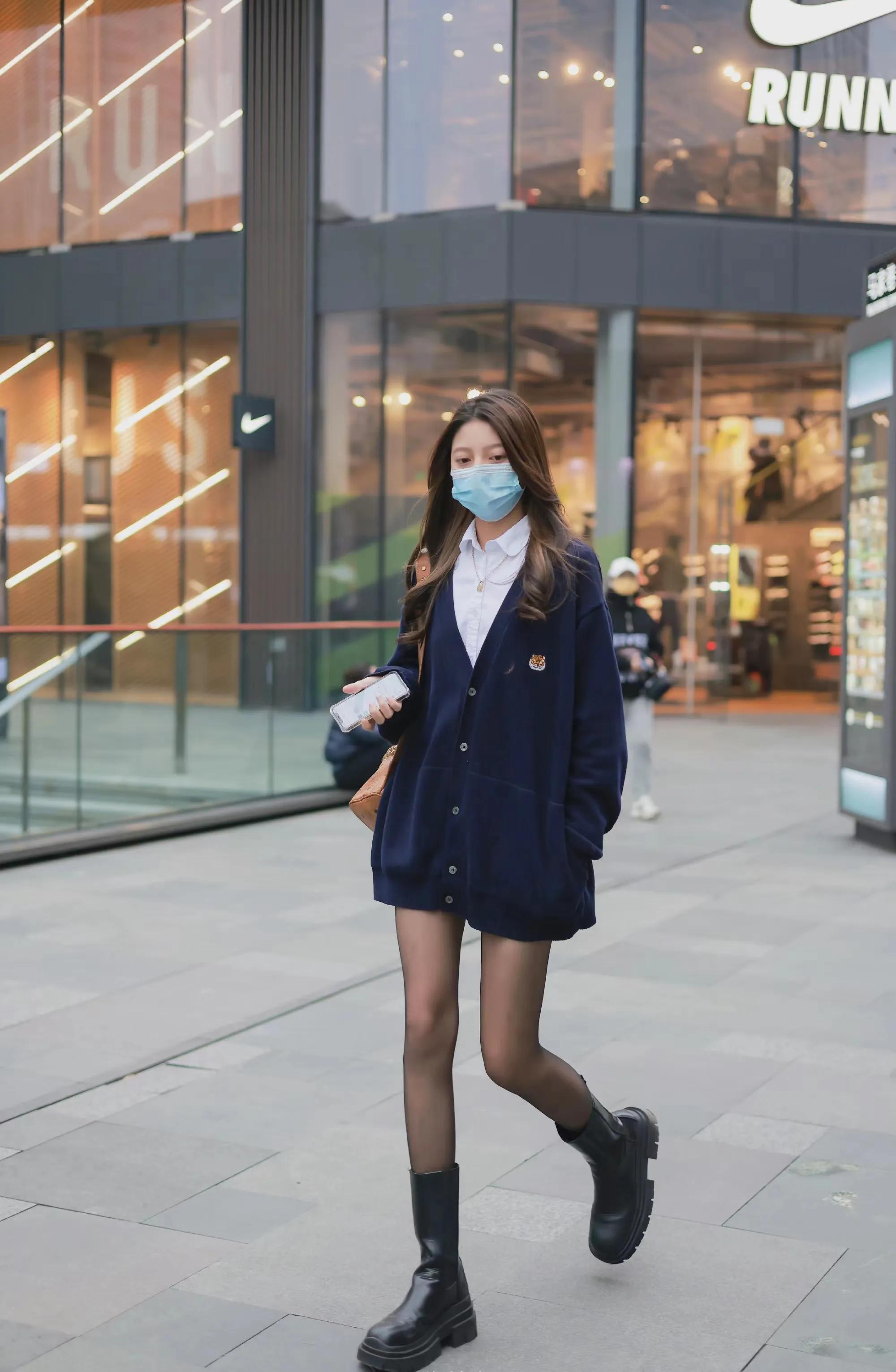 coach托特包和mcm哪个好看,买coach的包还是买mcm的包