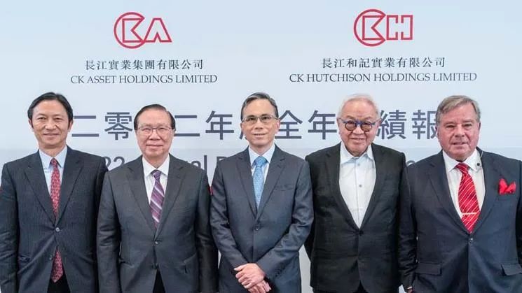 学习李嘉诚投资智慧，撤！接近达成协议，为退出英国电讯市场铺路