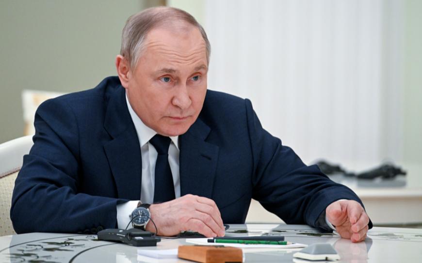 两记重拳让普京再无后顾之忧,普京有多霸气扎哈罗娃就有多硬气