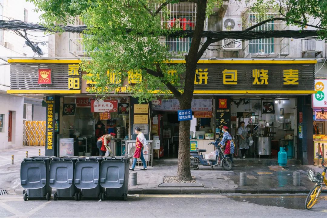 实拍疫情反扑下的武汉美食餐饮店他们怎么样了？