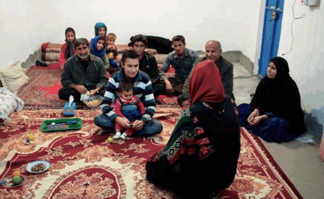 为了不饿死，伊朗人正在卖掉*丸睾**