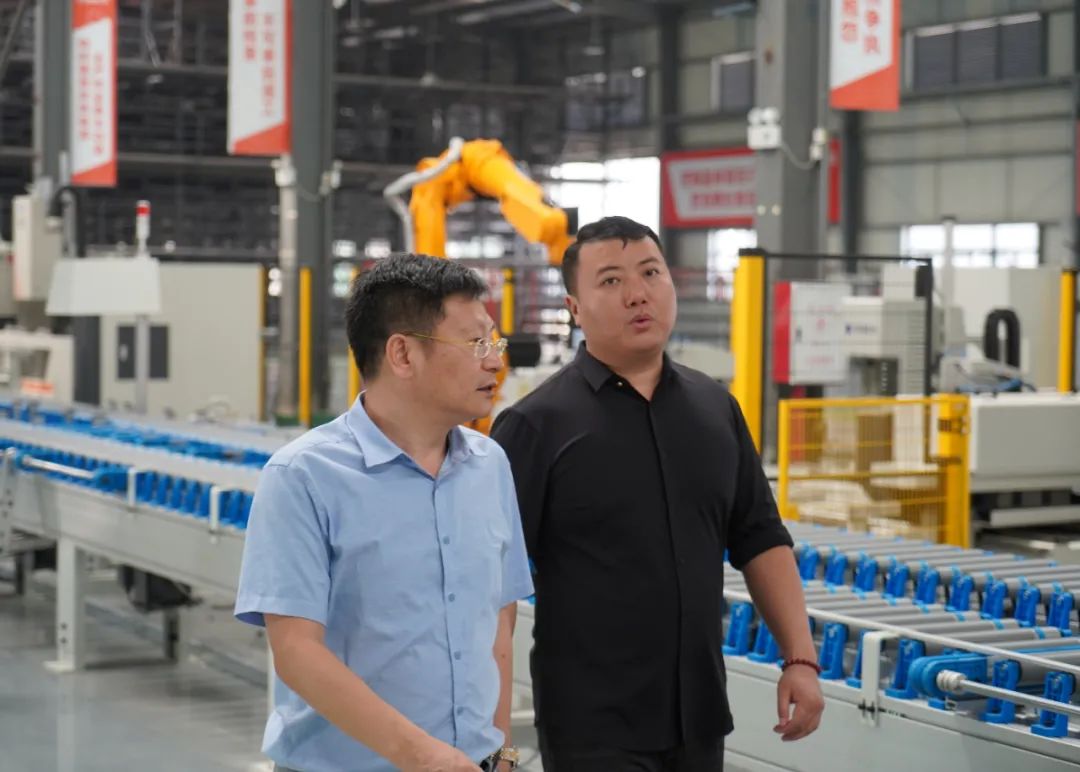 南国鼎峰装饰公司老板刘金霖,广东南国鼎峰装饰董事长刘金