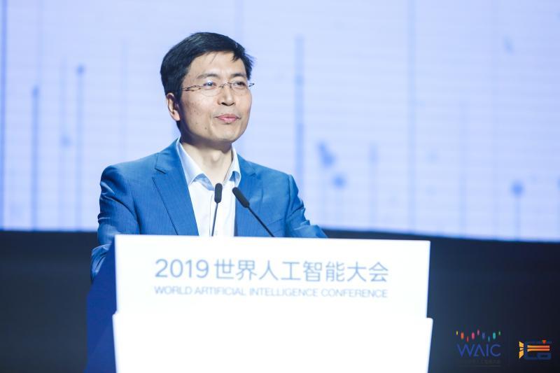 退还美籍，不惧美威逼利诱毅然回国，全美冠军：我只为中国而战