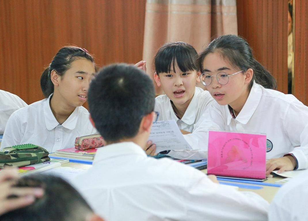 学生名字“伪复姓”太多，看似潮流个性其实很土，老师也跟着尴尬