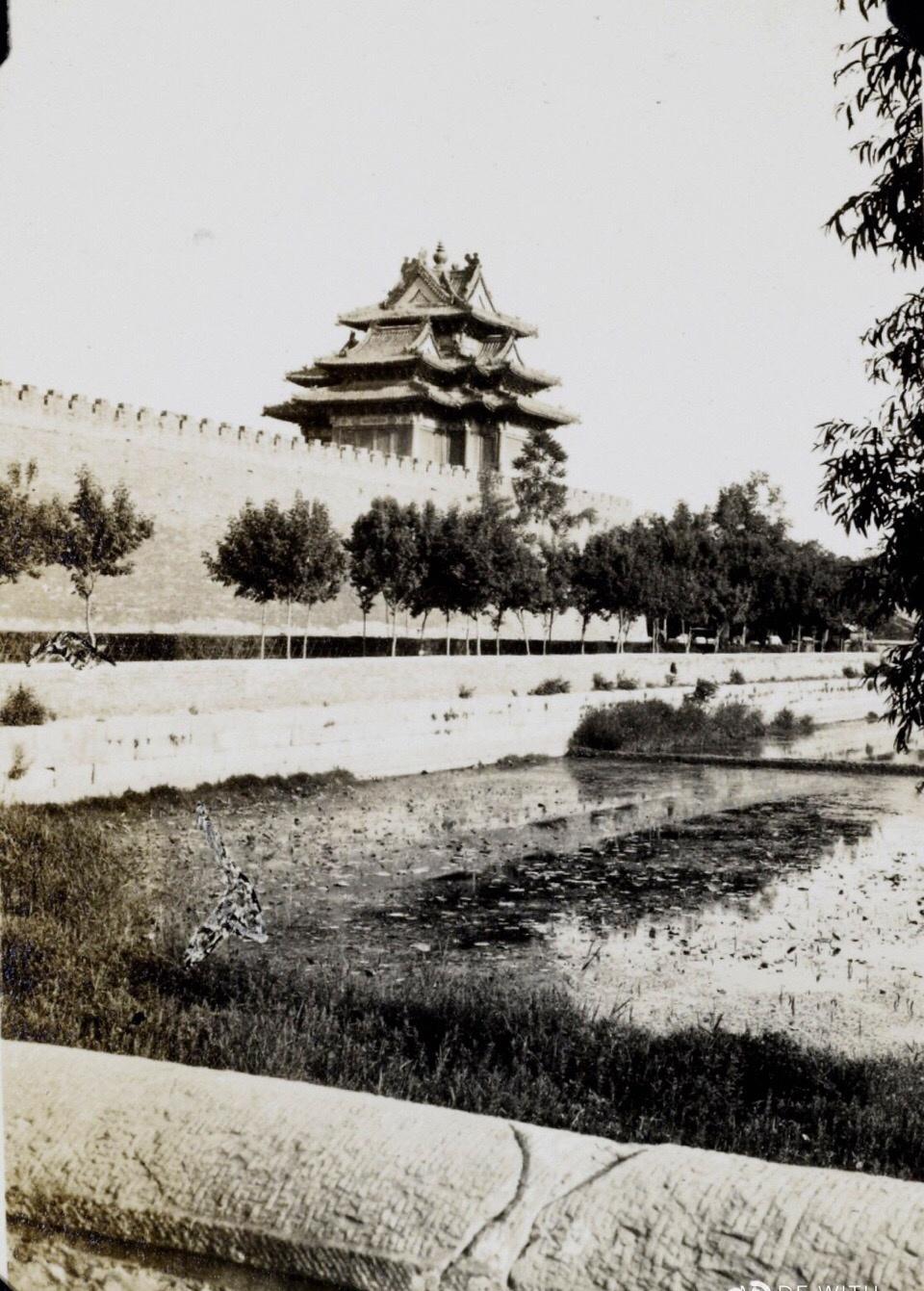 日军日记：*安妇慰**不服从管教，我很愤怒，用*刀刺**插入她的*体下**