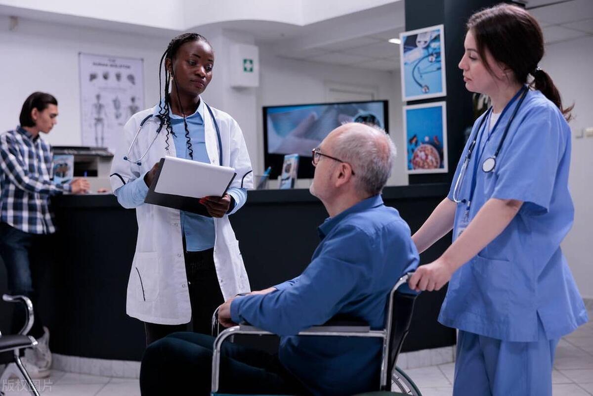 医疗纠纷：因腰扭伤就诊给予推拿治疗，造成患者椎体骨折