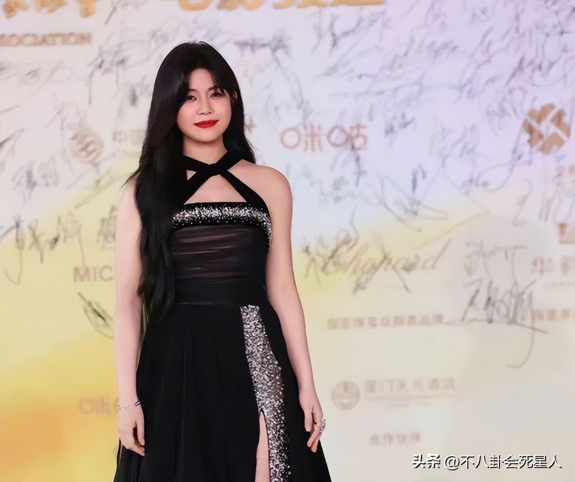 姚晨红毯造型翻车盘点,姚晨红毯奇葩