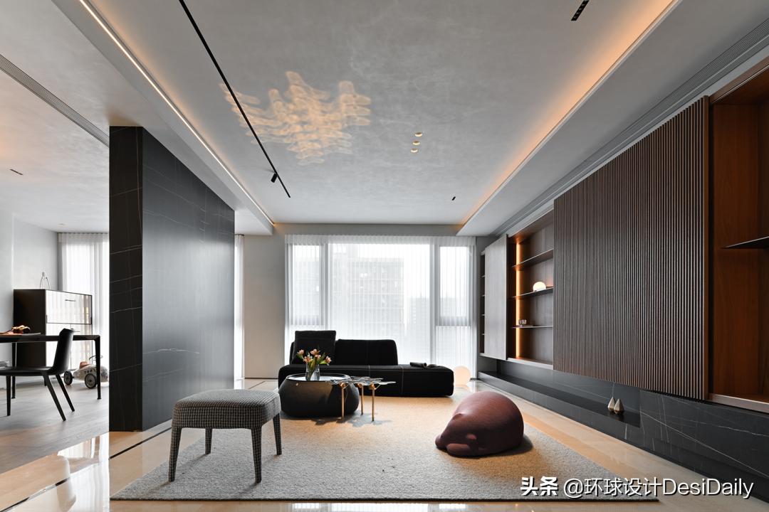 鍙ゆ湪瀛愭湀,鍙ゆ湪瀛愭湀浣滃搧