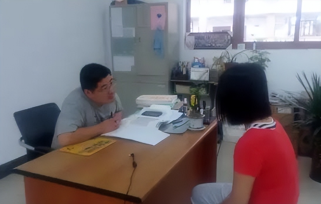 老师发布不当言论校方成立调查组,老师发不当言论事件通报