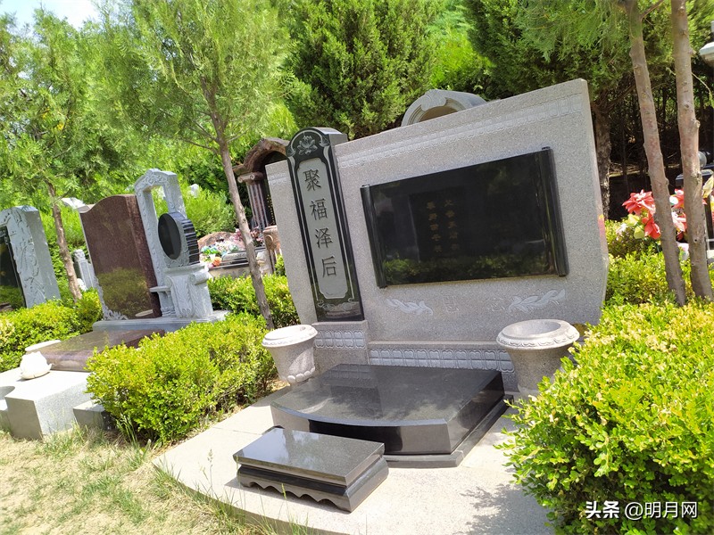 选择墓地有什么注意事项,选择墓地需注意的事项