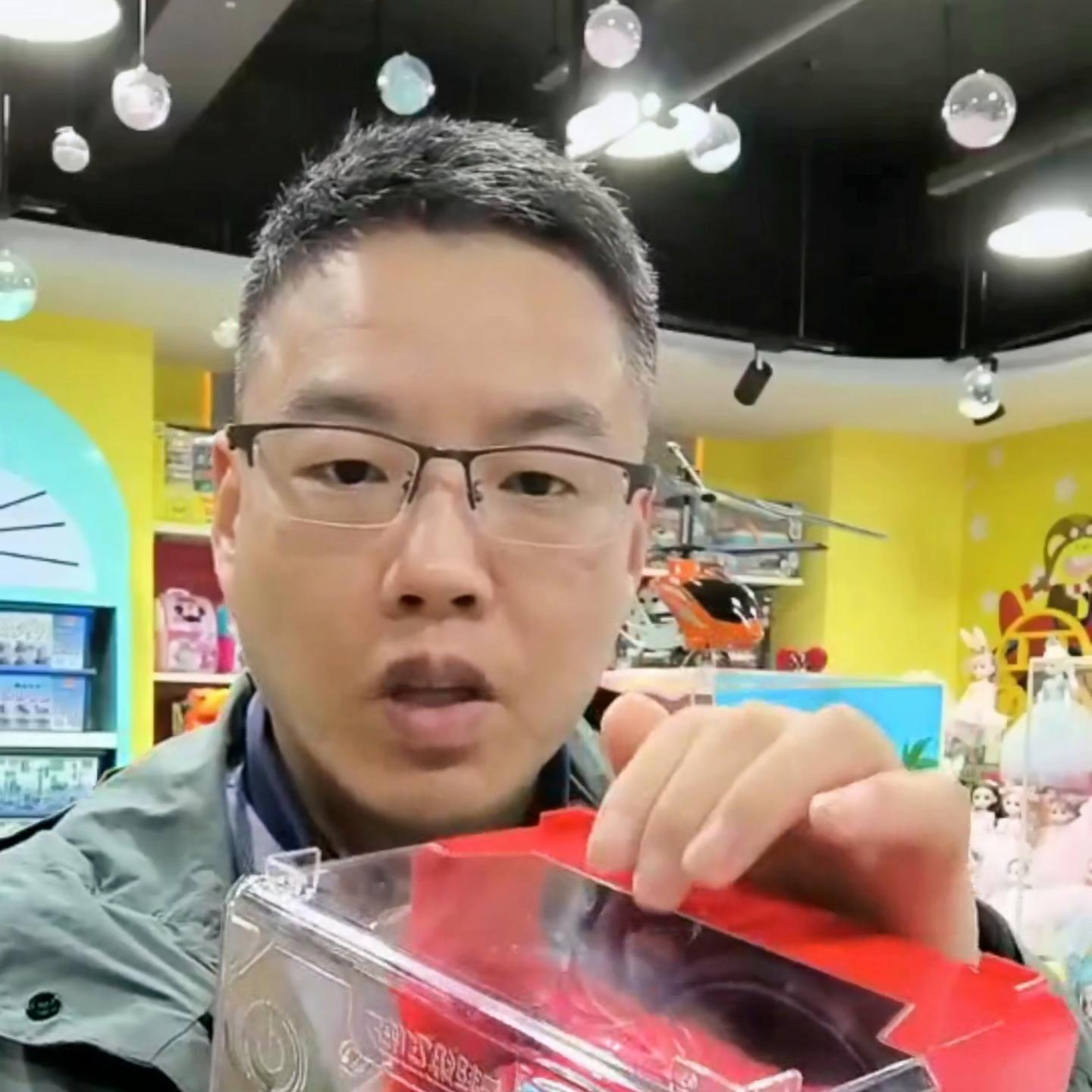 益智玩具店电动汽车加盟免费铺货,益智儿童玩具店加盟