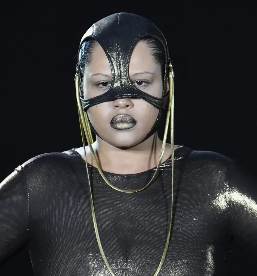 巴黎时装周男模体态,巴黎时装周2019泳装秀