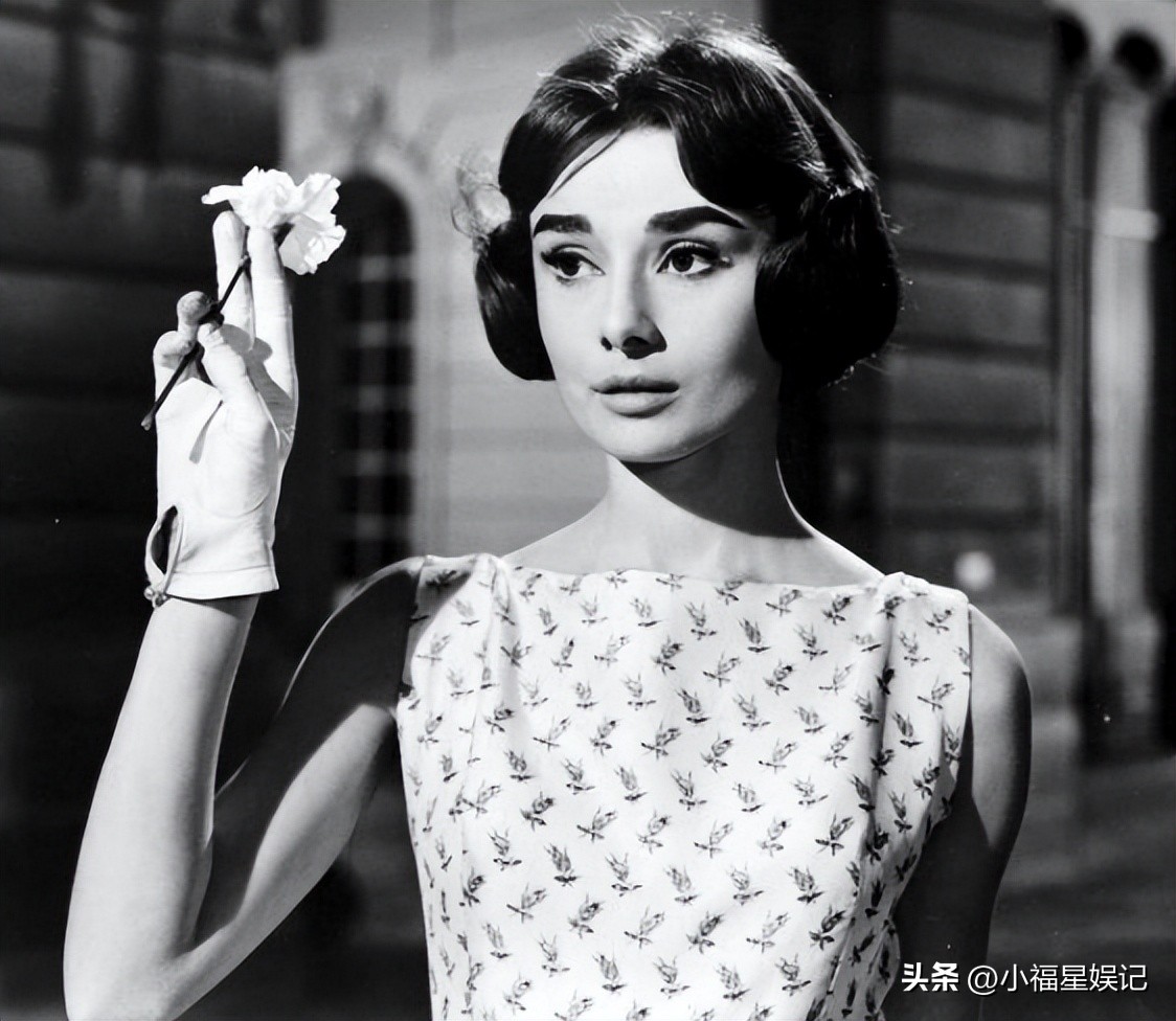 好仪态才会气韵佳!盘点8位胜在仪态上的体态王者,个个美爆了