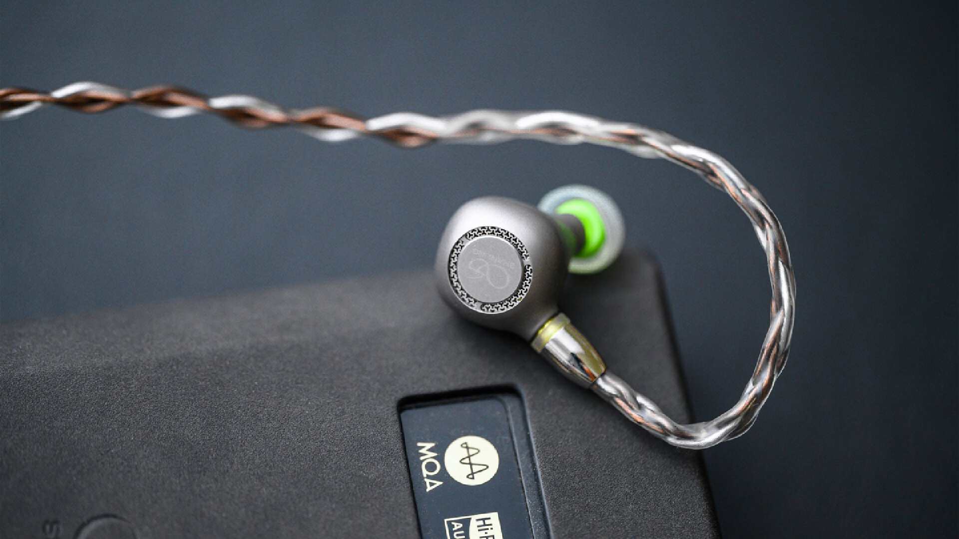 山灵耳机mg800重低音效果,山灵mg800普通版和限量版