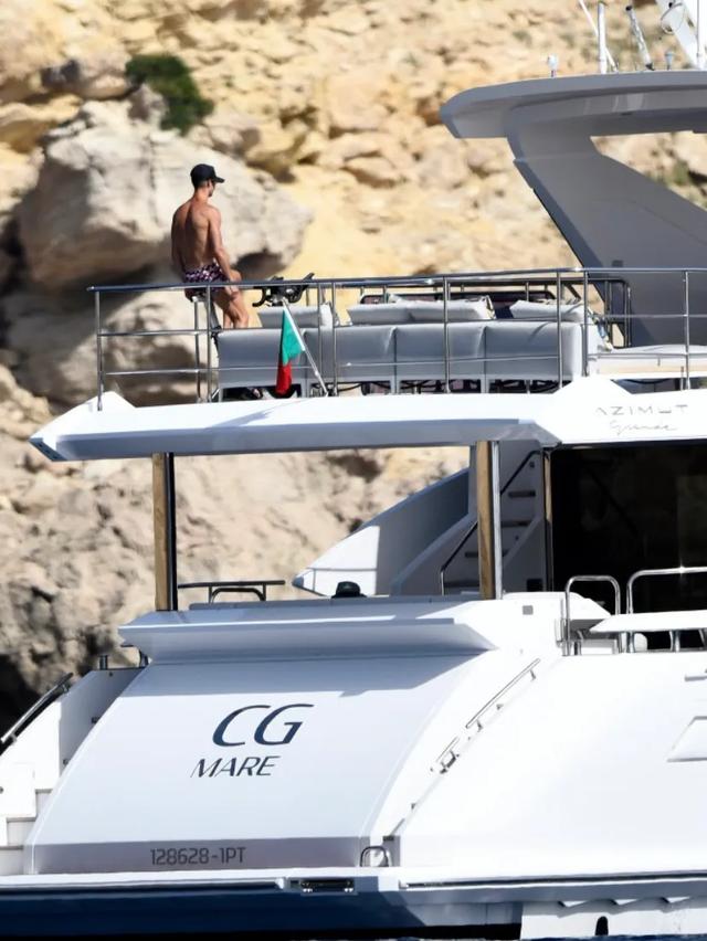 C罗长子12岁生日，女友乔治娜主持派对，产后恢复更显女人味