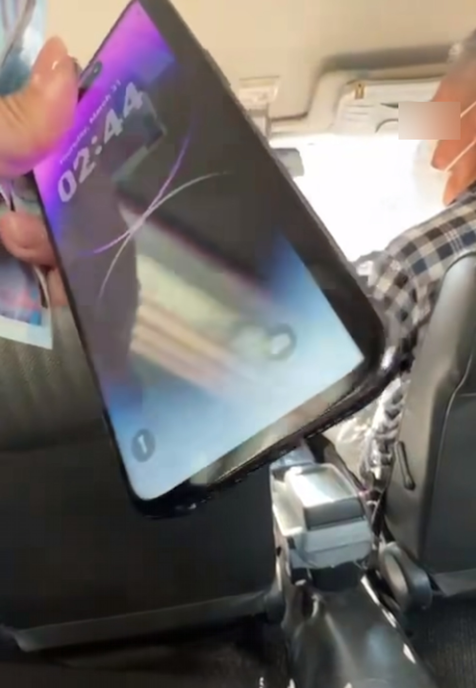 母亲被香港黑心司机设局被骗抖音用户揭“港的士新型*局骗**”