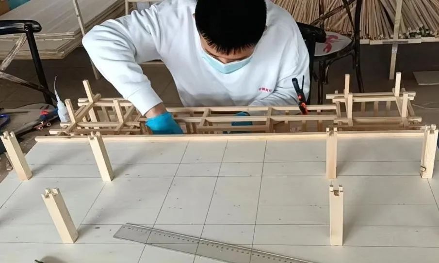 100000块的乐高黄鹤楼,8块钱的黄鹤楼乐高