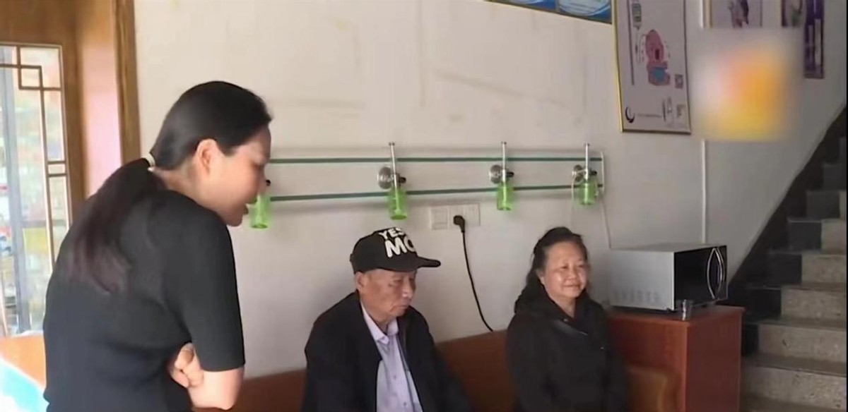 六旬老人出轨与儿子反目成仇,老人婚内出轨案件