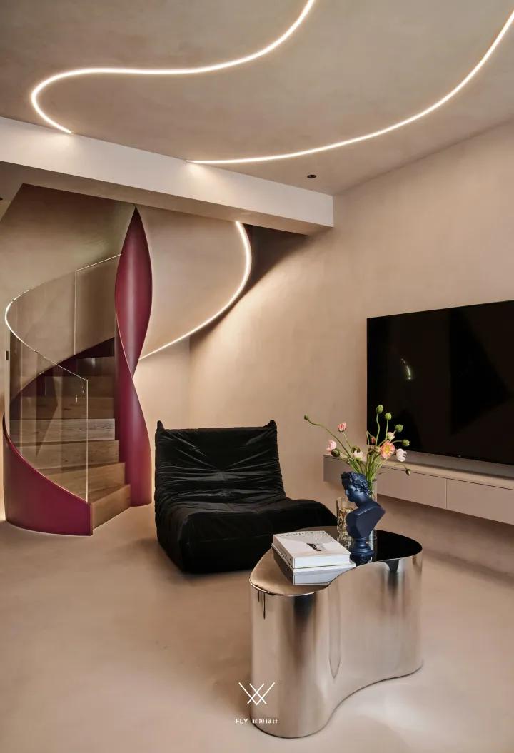 适合一个人的跃层,一室一厅单身男人布局