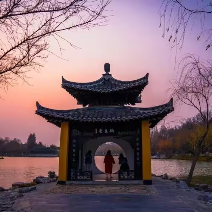 西湖与瘦西湖各有风韵,扬州瘦西湖春意盎然美不胜收