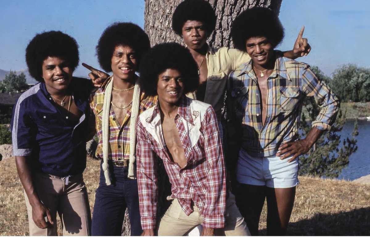 娈童？种族背叛？“流行天王”迈克尔·杰克逊毁誉参半的一生