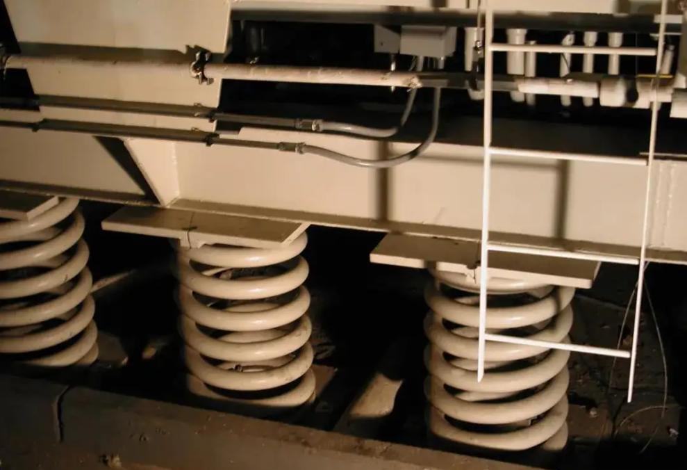 美国核战争末日地堡,核战争美国避难基地有多深