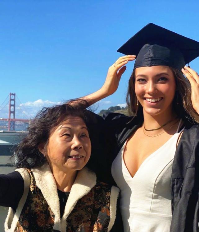 17岁中美混血滑雪天才,中国单板滑雪天才少女