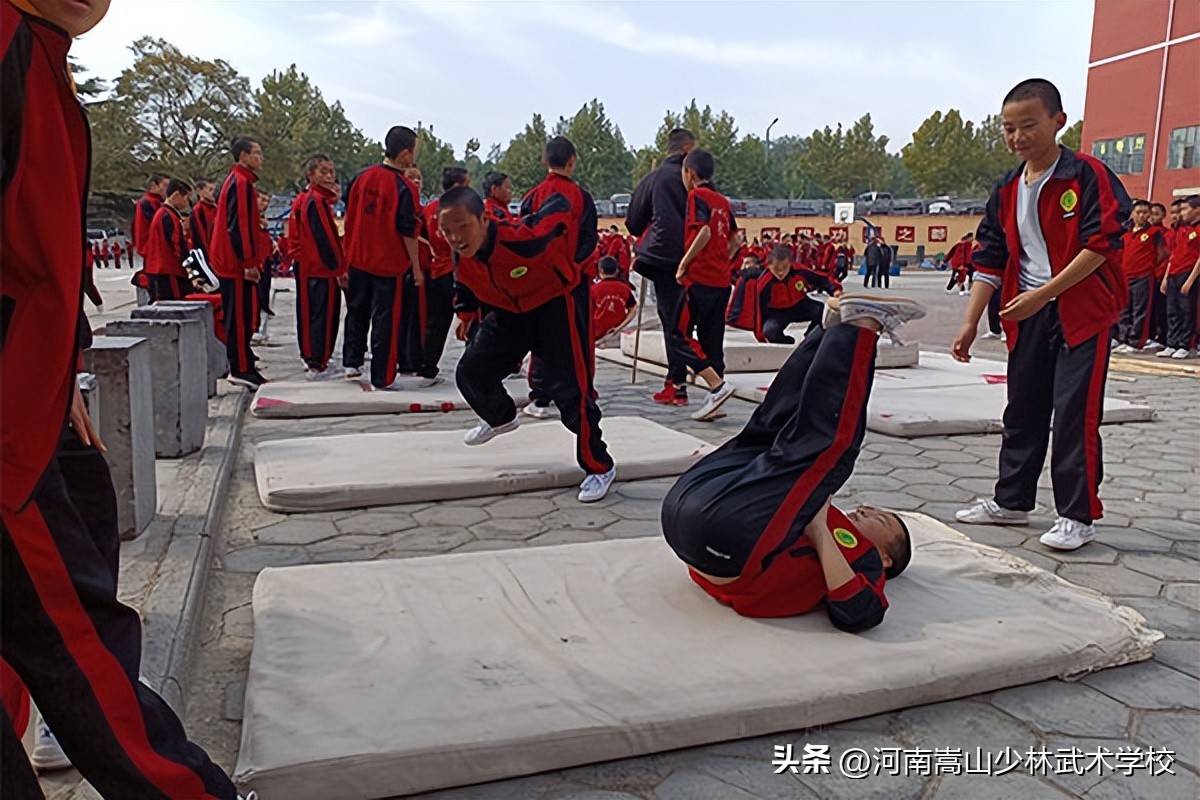 河南正宗少林武术学校,河南少林武术学校一年学费多少钱
