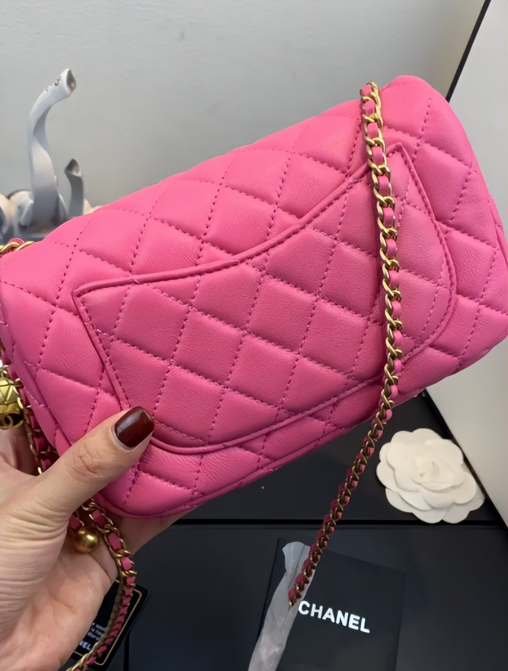 chanel包包鉴定技巧,chanel鱼子酱包包鉴定真假